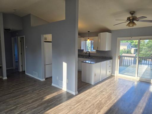 4355 kitchen4.jpg