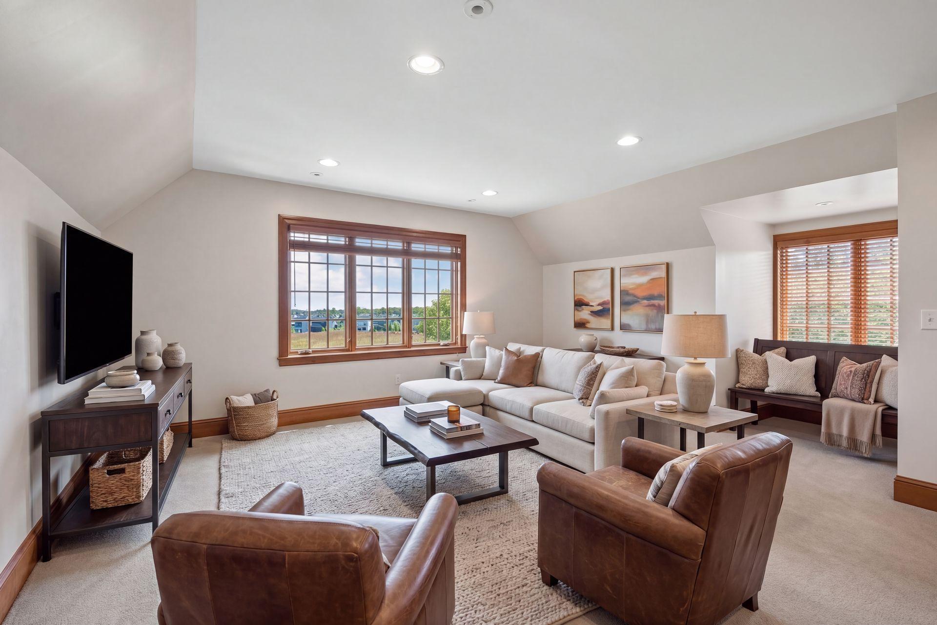 Guest/Nanny Quarters Living room