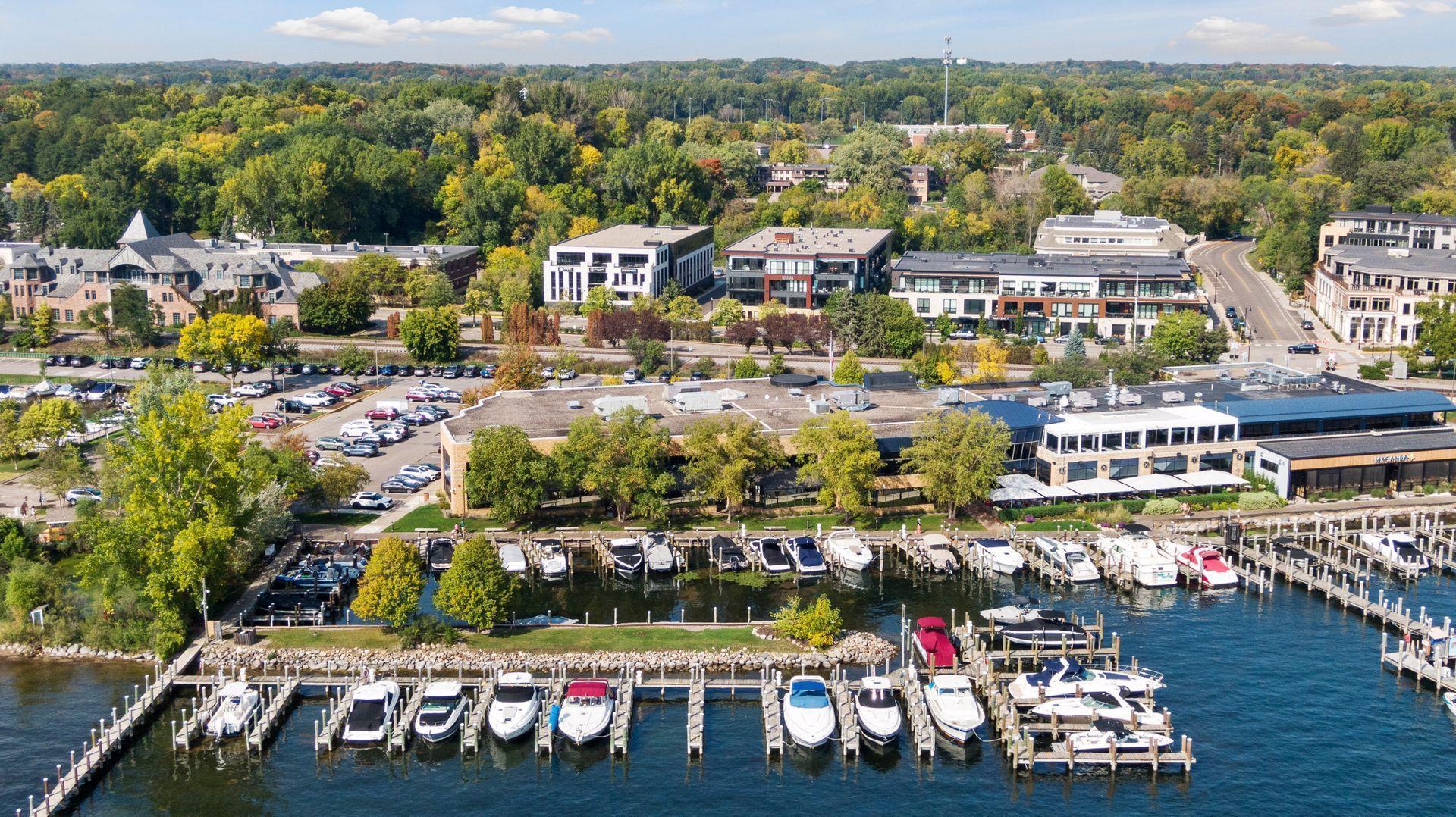 Downtown Wayzata 10 mins