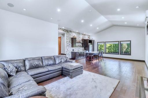 Familyroom1_2