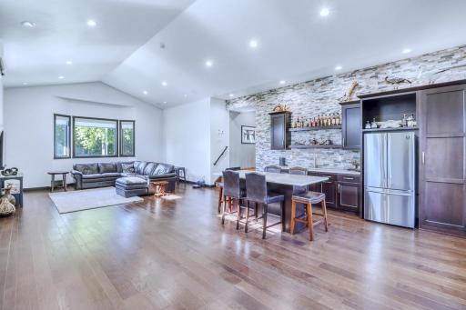 Familyroom1_0