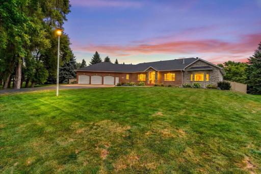 Dusk_Front1_2 (2)-1280.JPG