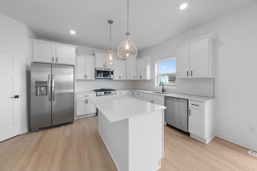 (Photo of an inventory home, actual homes finishes will vary)