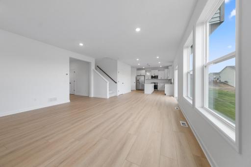 (Photo of an inventory home, actual homes finishes will vary)