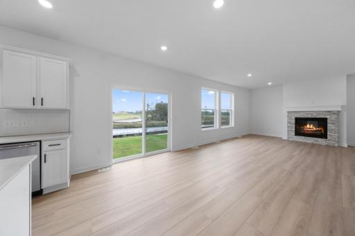 (Photo of an inventory home, actual homes finishes will vary)