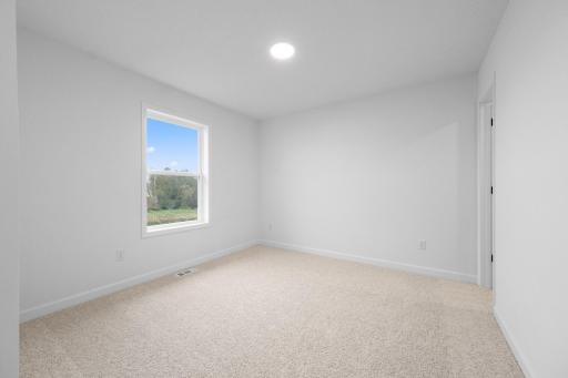 (Photo of an inventory home, actual homes finishes will vary)