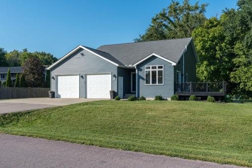 Photo for 200 Mapleridge Drive, Mankato, MN 56001 - listing #7138358 200 Mapleridge Drive, Mankato, MN 56001