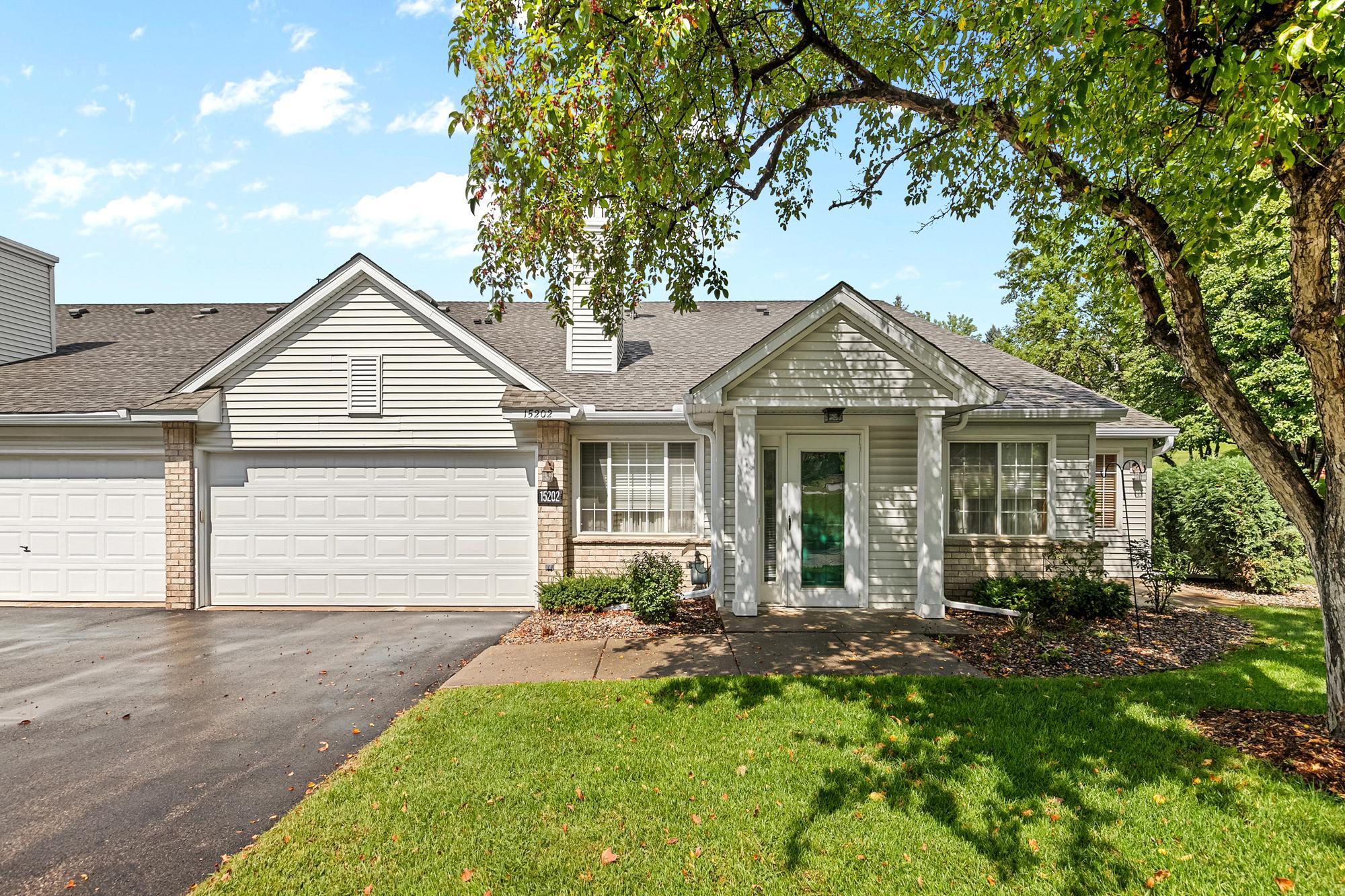 Beautifully maintained One Level townhome