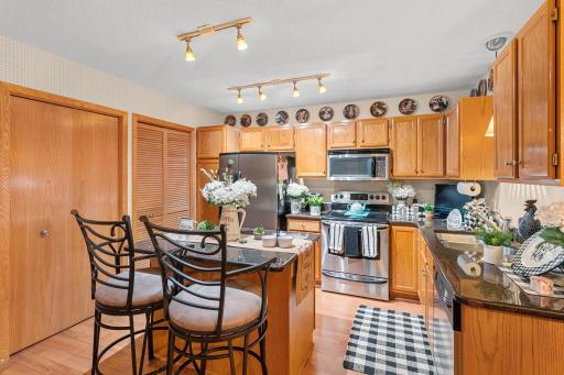 Upgraded kitchen countertops and SS appliances
