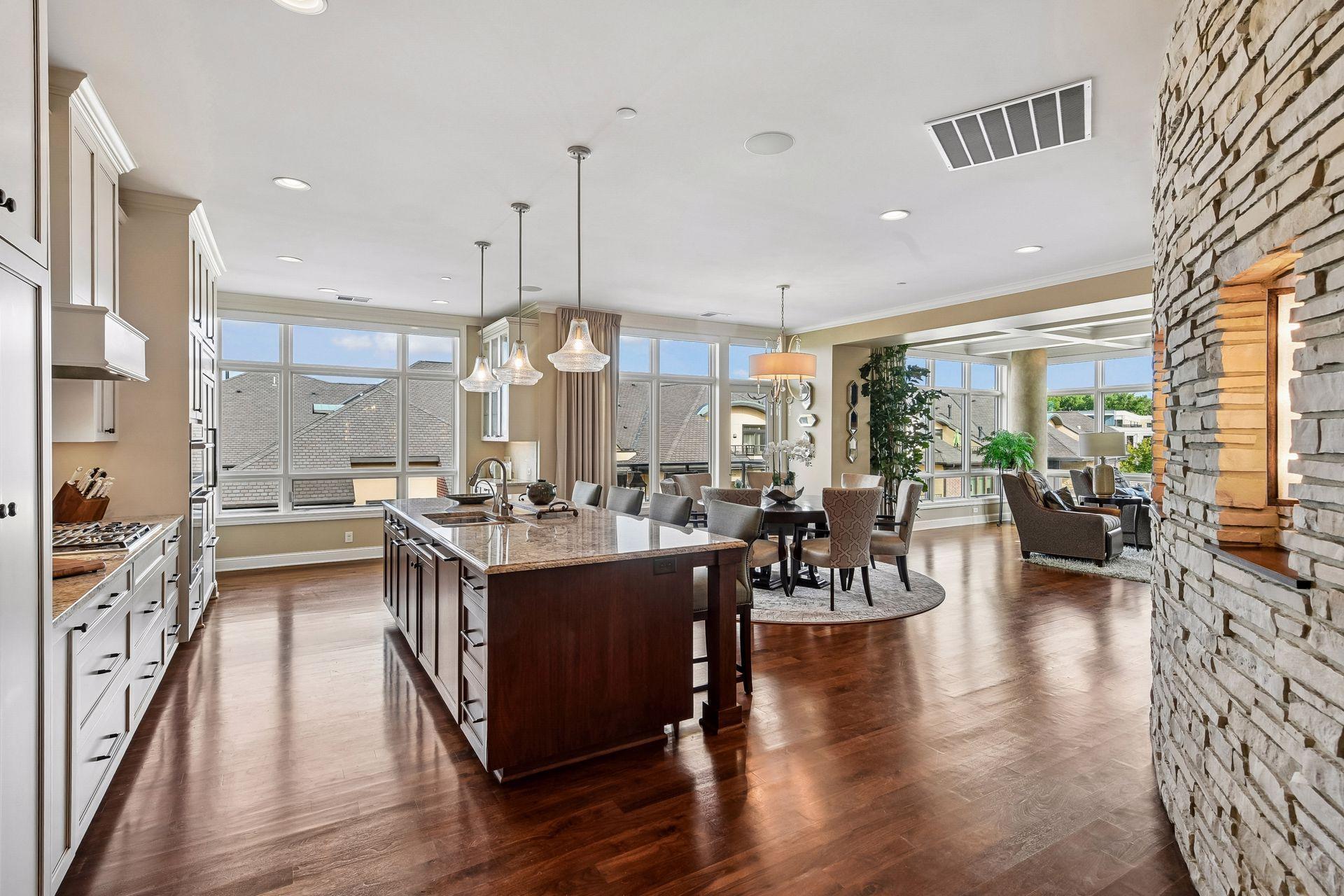 Property photo for 875 Lake Street N, 401, Wayzata, MN 55391