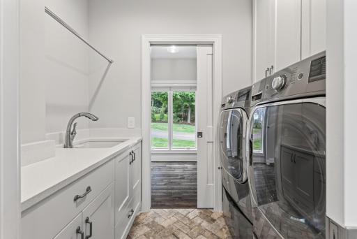 28200 Boulder Circle, Excelsior, MN 55331