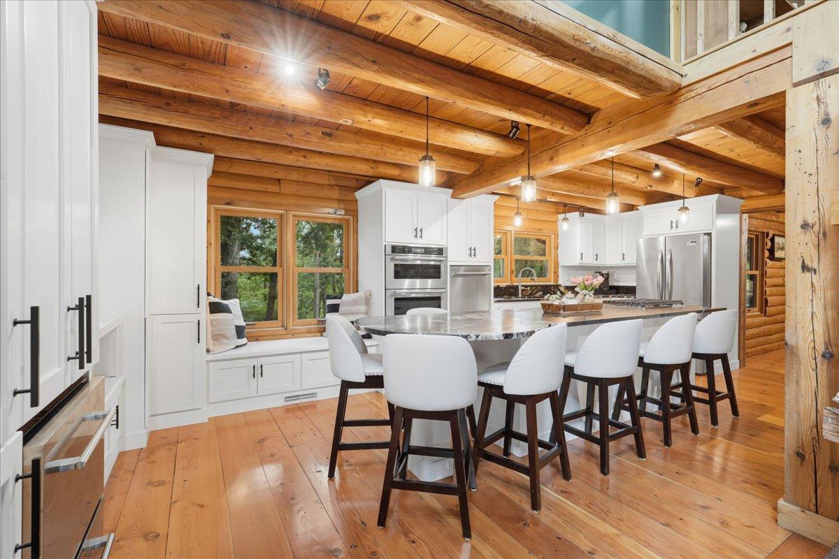 05-Kitchen.jpg