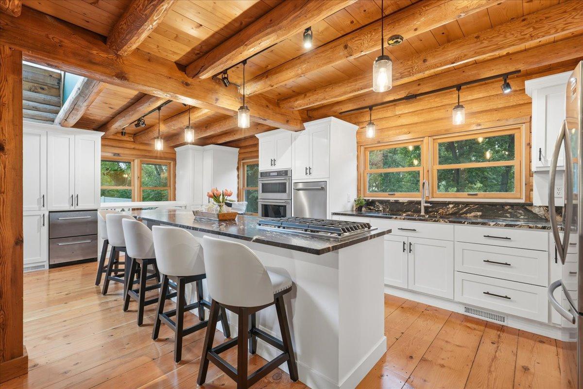06-Kitchen.jpg