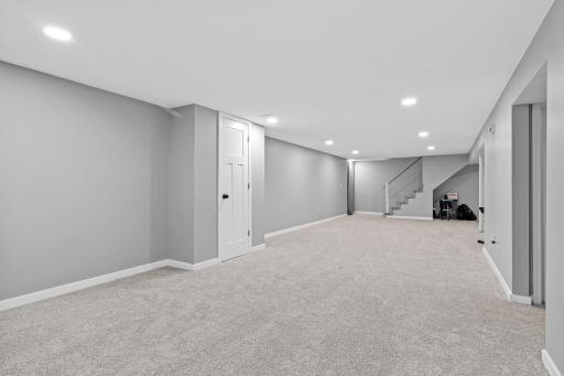 6810 Brookview Drive NE, Fridley, MN 55432