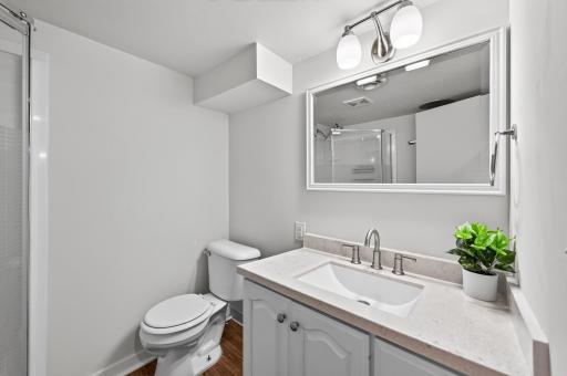 180 Grenadier Avenue N, Oakdale, MN 55128