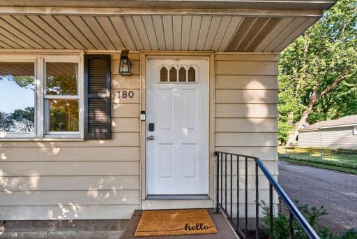 180 Grenadier Avenue N, Oakdale, MN 55128