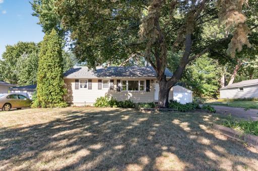 180 Grenadier Avenue N, Oakdale, MN 55128