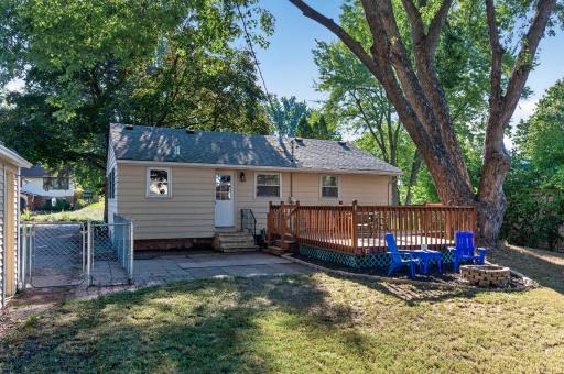 180 Grenadier Avenue N, Oakdale, MN 55128