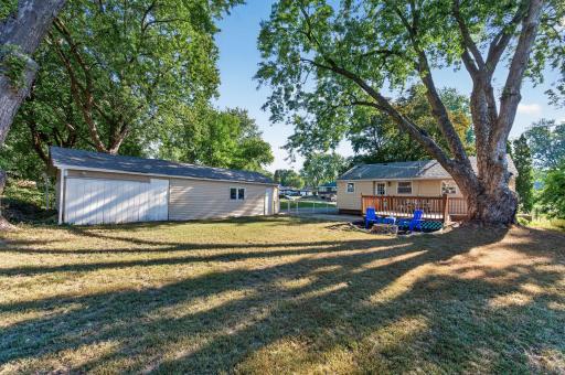 180 Grenadier Avenue N, Oakdale, MN 55128