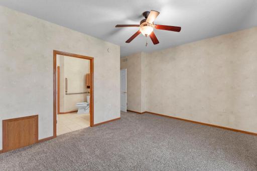 7447 Timber Crest Drive S, Cottage Grove, MN 55016