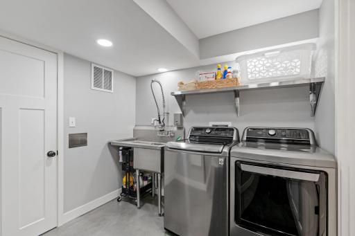 997 Lincoln Avenue, Saint Paul, MN 55105