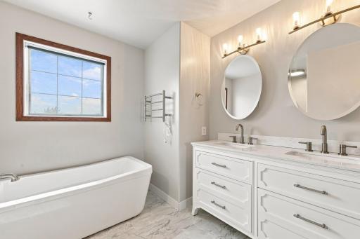 730 36th Avenue W, West Fargo, ND 58078