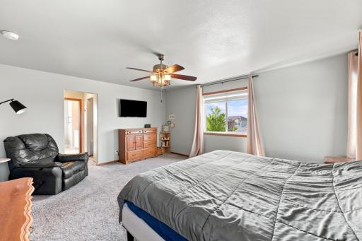 730 36th Avenue W, West Fargo, ND 58078