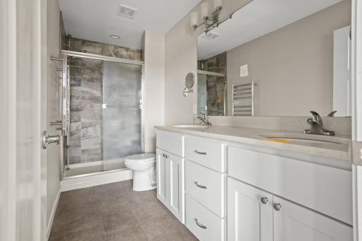 503 33rd Way E, B, West Fargo, ND 58078