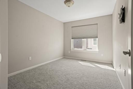 503 33rd Way E, B, West Fargo, ND 58078