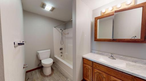 808 Lake Chapeau Drive, 105, Albert Lea, MN 56007