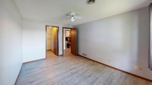 808 Lake Chapeau Drive, 105, Albert Lea, MN 56007