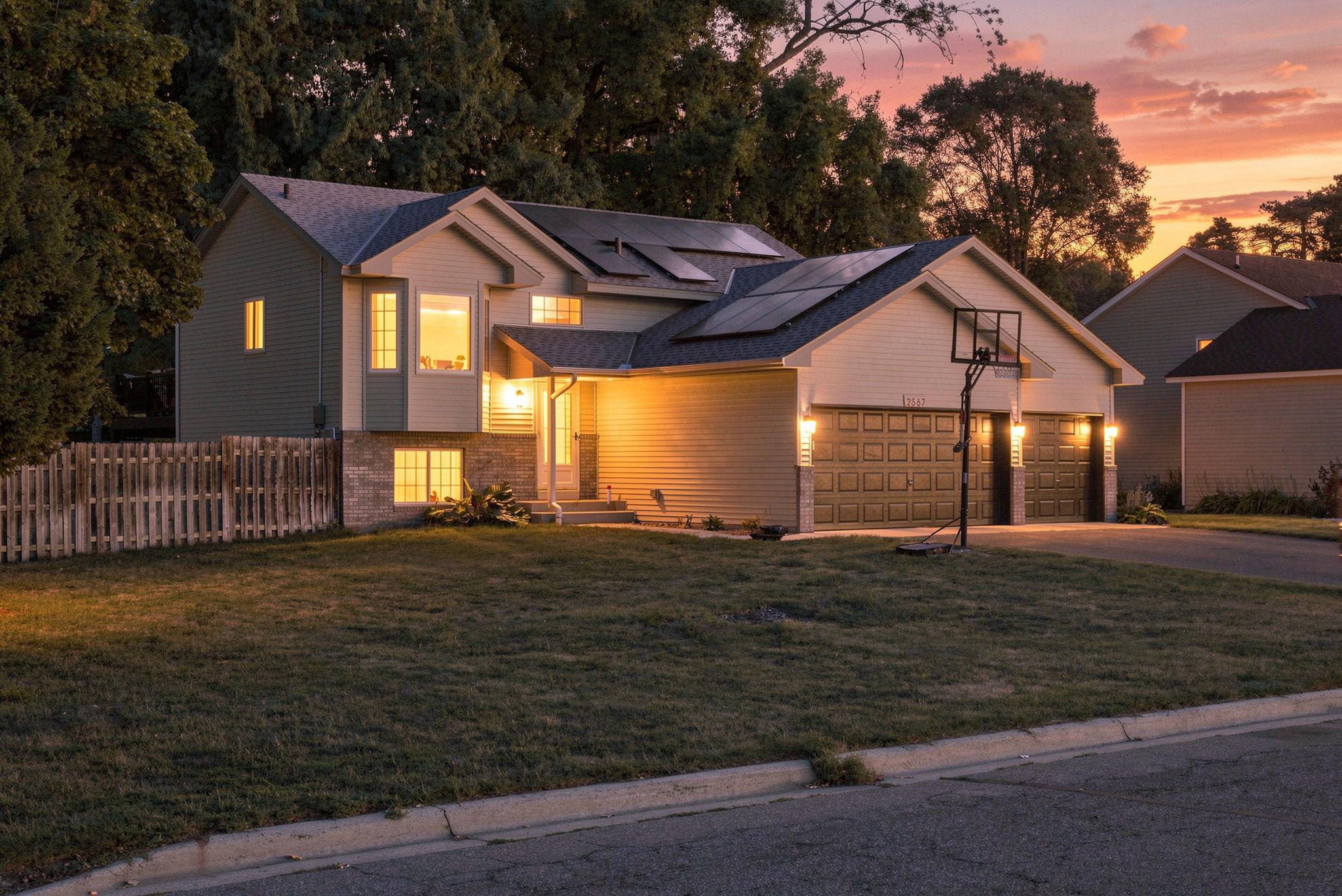 4-web-or-mls-2567_91st_Avenue_Northeast_Blaine_08330 TW.jpg