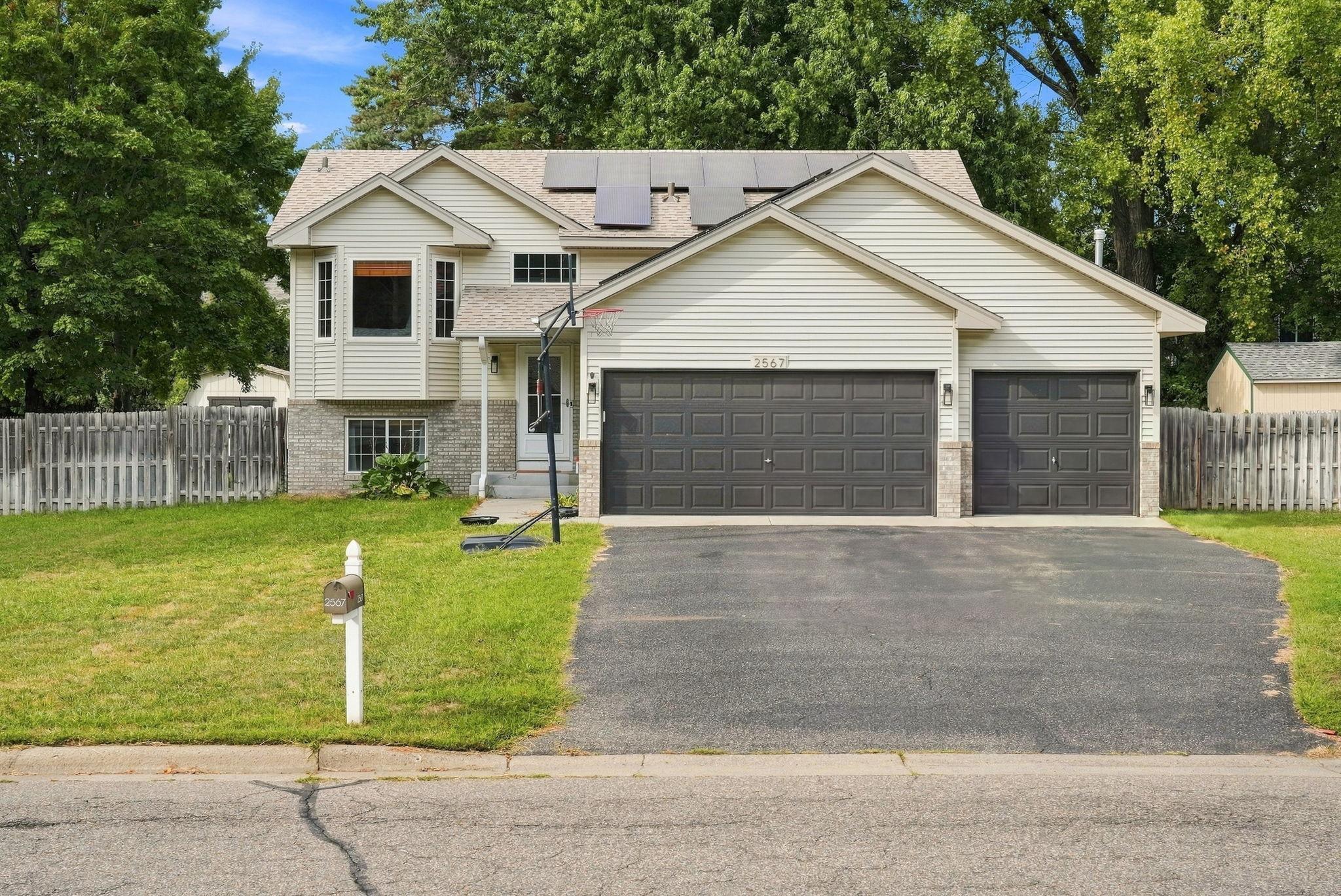 1-web-or-mls-2567_91st_Avenue_Northeast_Blaine_08335.jpg