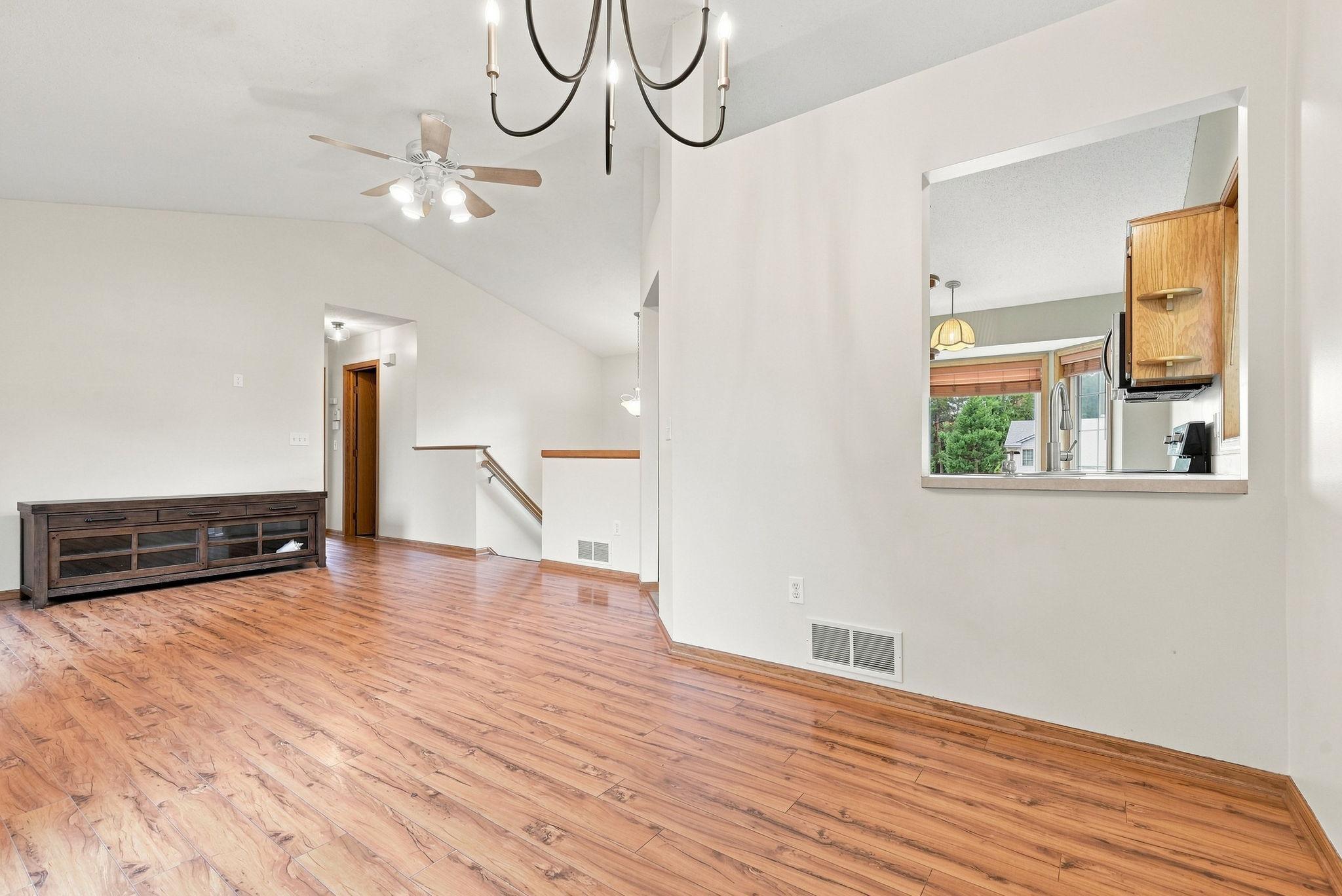 16-web-or-mls-2567_91st_Avenue_Northeast_Blaine_08170.jpg