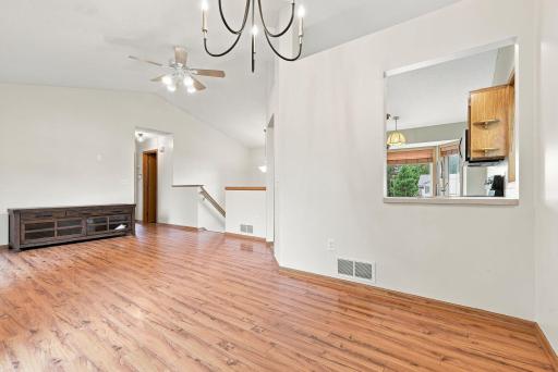 16-web-or-mls-2567_91st_Avenue_Northeast_Blaine_08170.jpg
