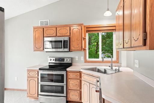 18-web-or-mls-2567_91st_Avenue_Northeast_Blaine_08190.jpg