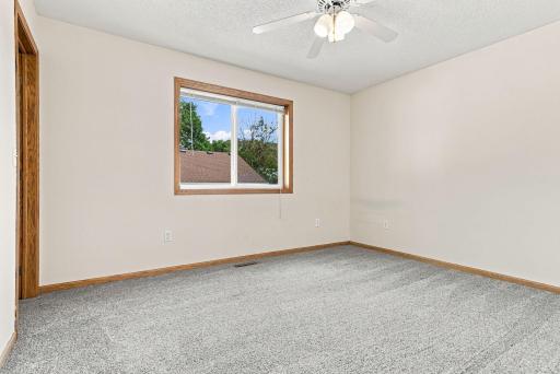 31-web-or-mls-2567_91st_Avenue_Northeast_Blaine_08080.jpg