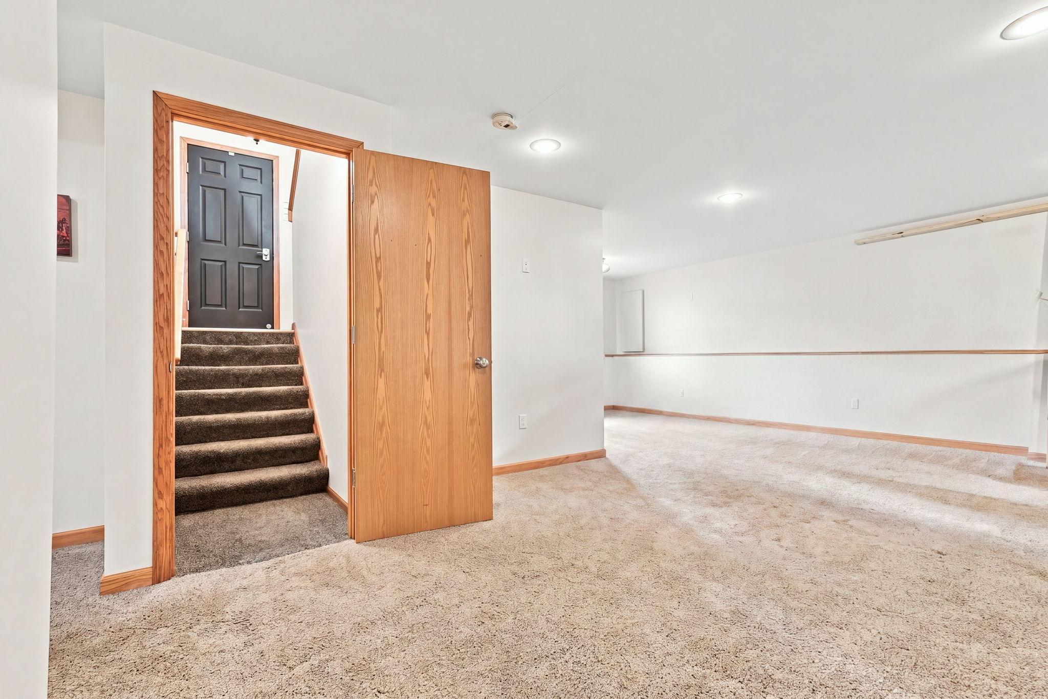 38-web-or-mls-2567_91st_Avenue_Northeast_Blaine_08260.jpg
