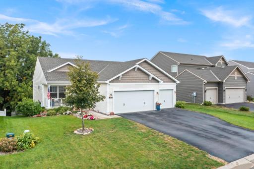 Well landscaped yard with easy maintenance ! 1515 138th St E, Rosemount, MN