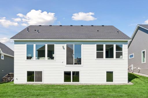 15463 111th Avenue N, Osseo, MN 55369