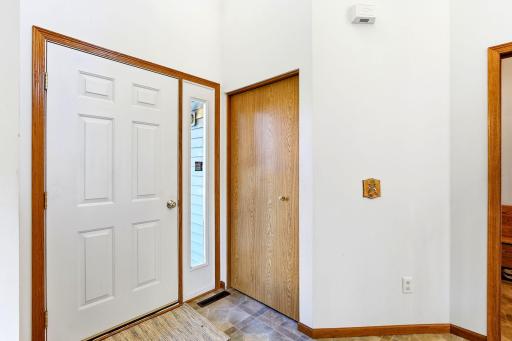 4-web-or-mls-6814-Wildflower-Dr-S-04.jpg