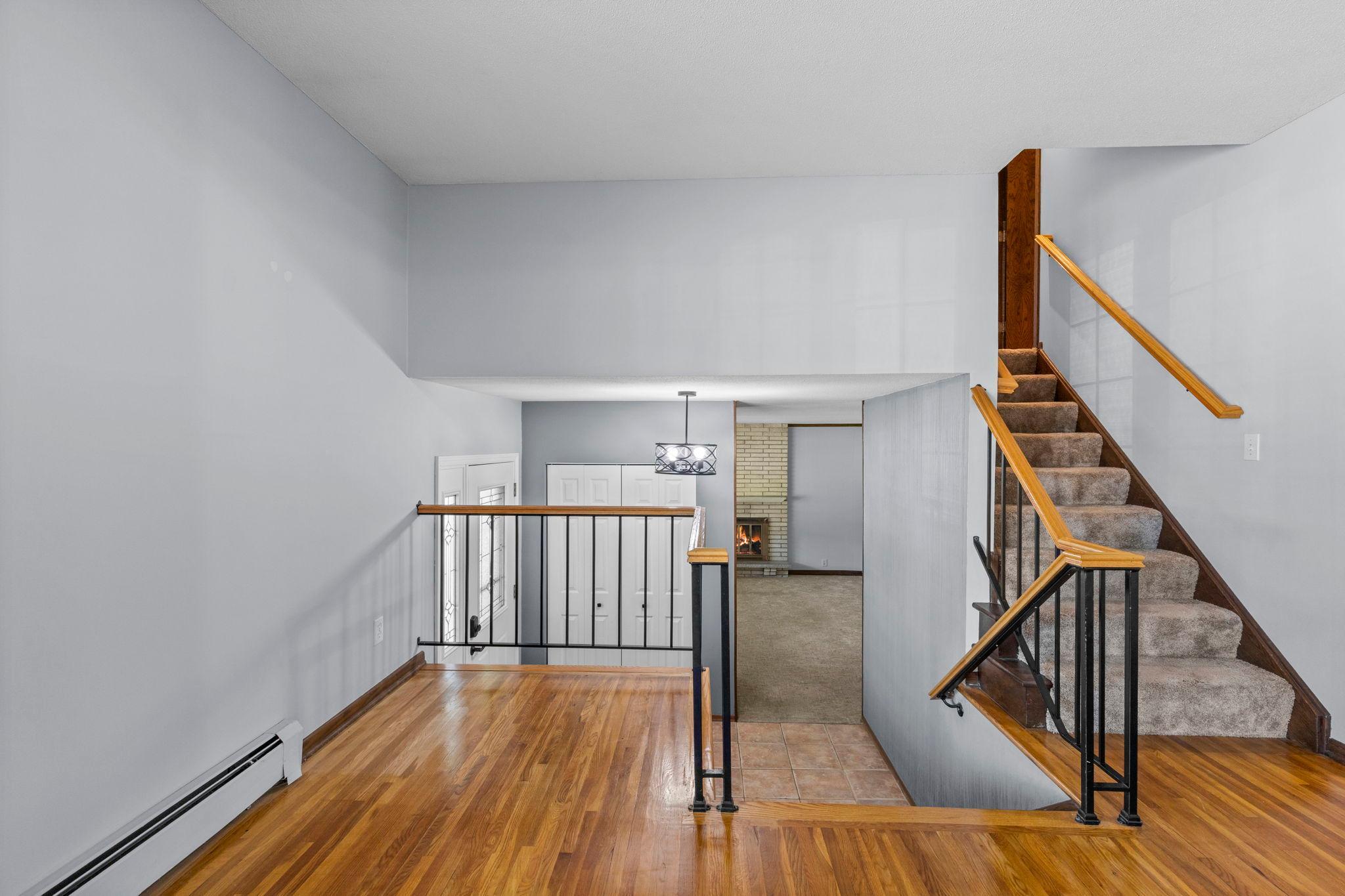 Spacious entryway