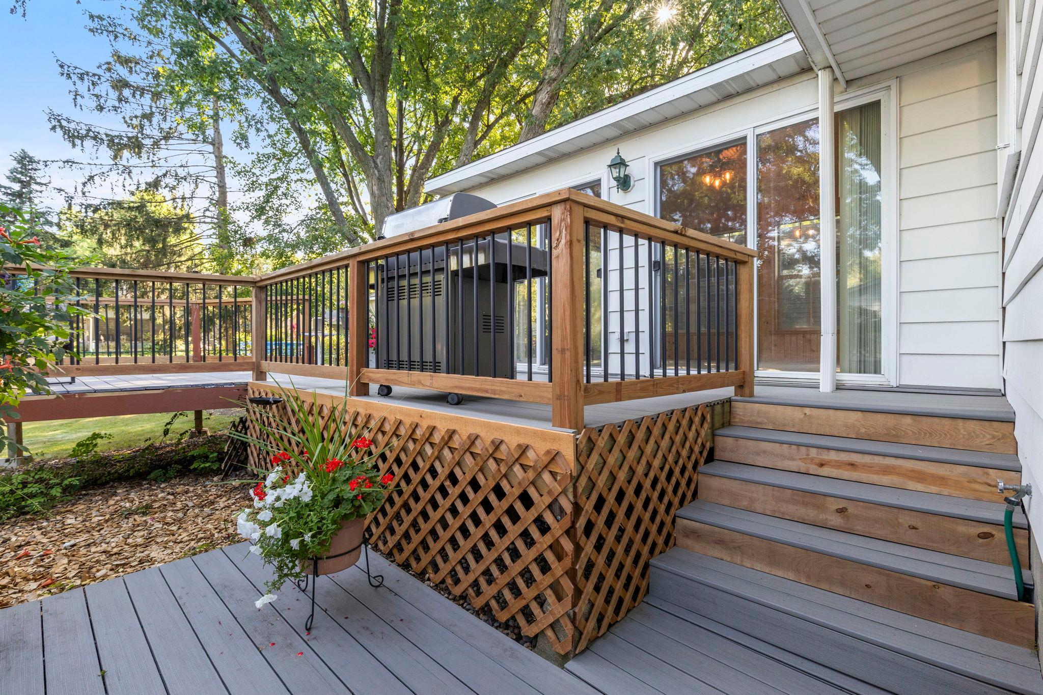 Multi-level deck for entertaining