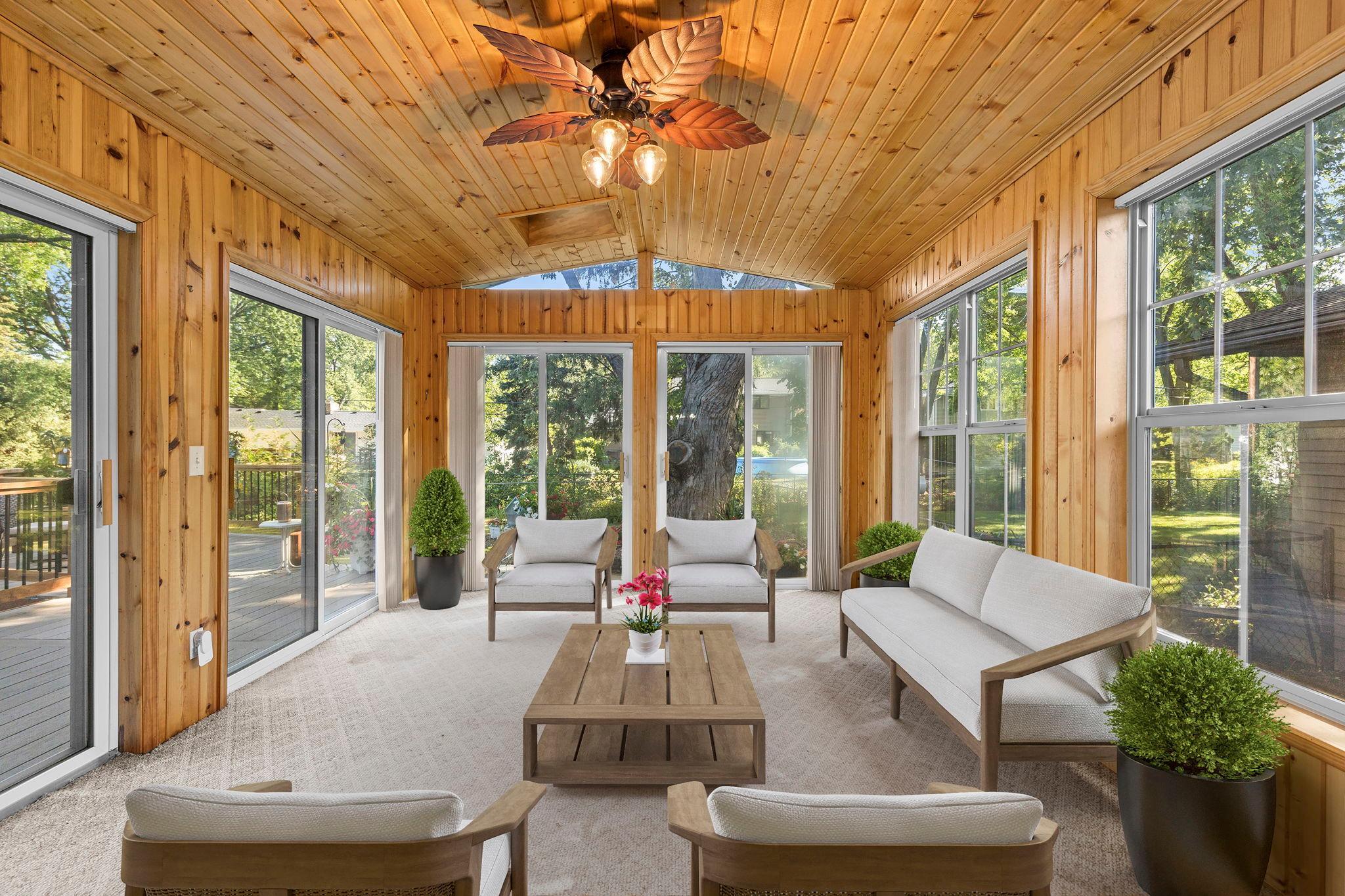 4-season porch-Virtually staged