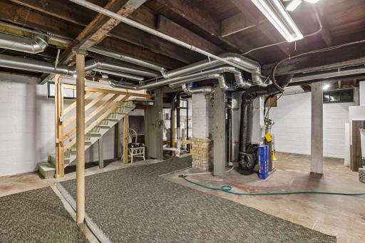 2523 Northeast Arthur Street - Spacecrafting - 0031.jpg