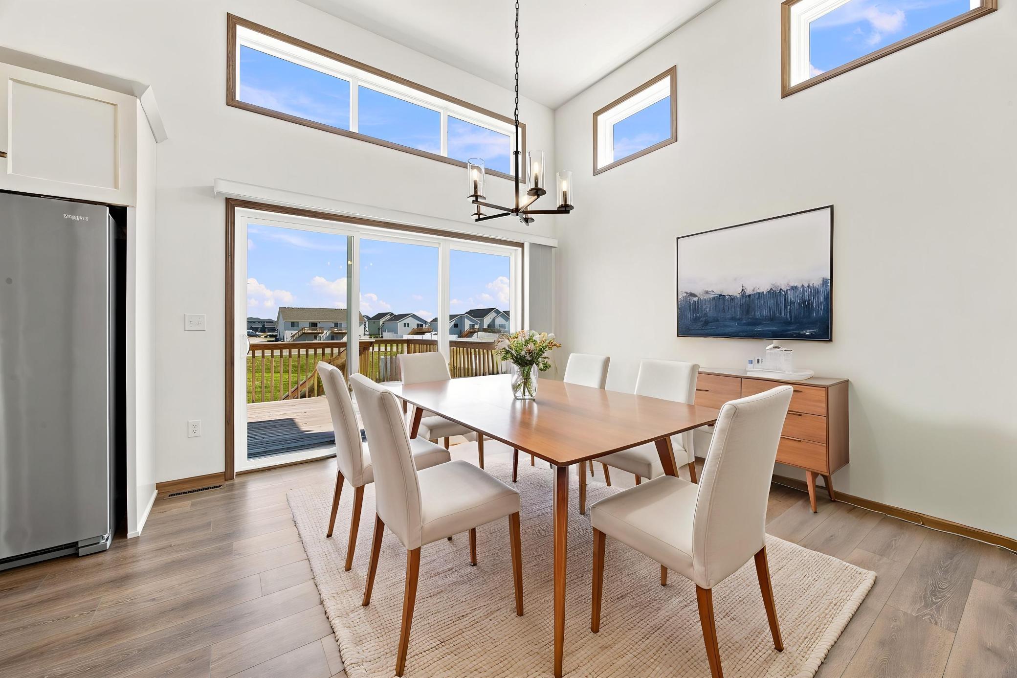 Virtually Staged Dining