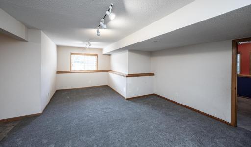 17091 Fairhill Avenue, Farmington, MN 55024
