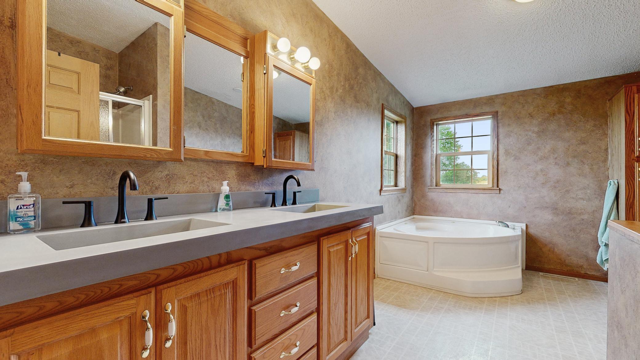 -20210 County Rd 2, Silver Lake ,MN_31.jpg