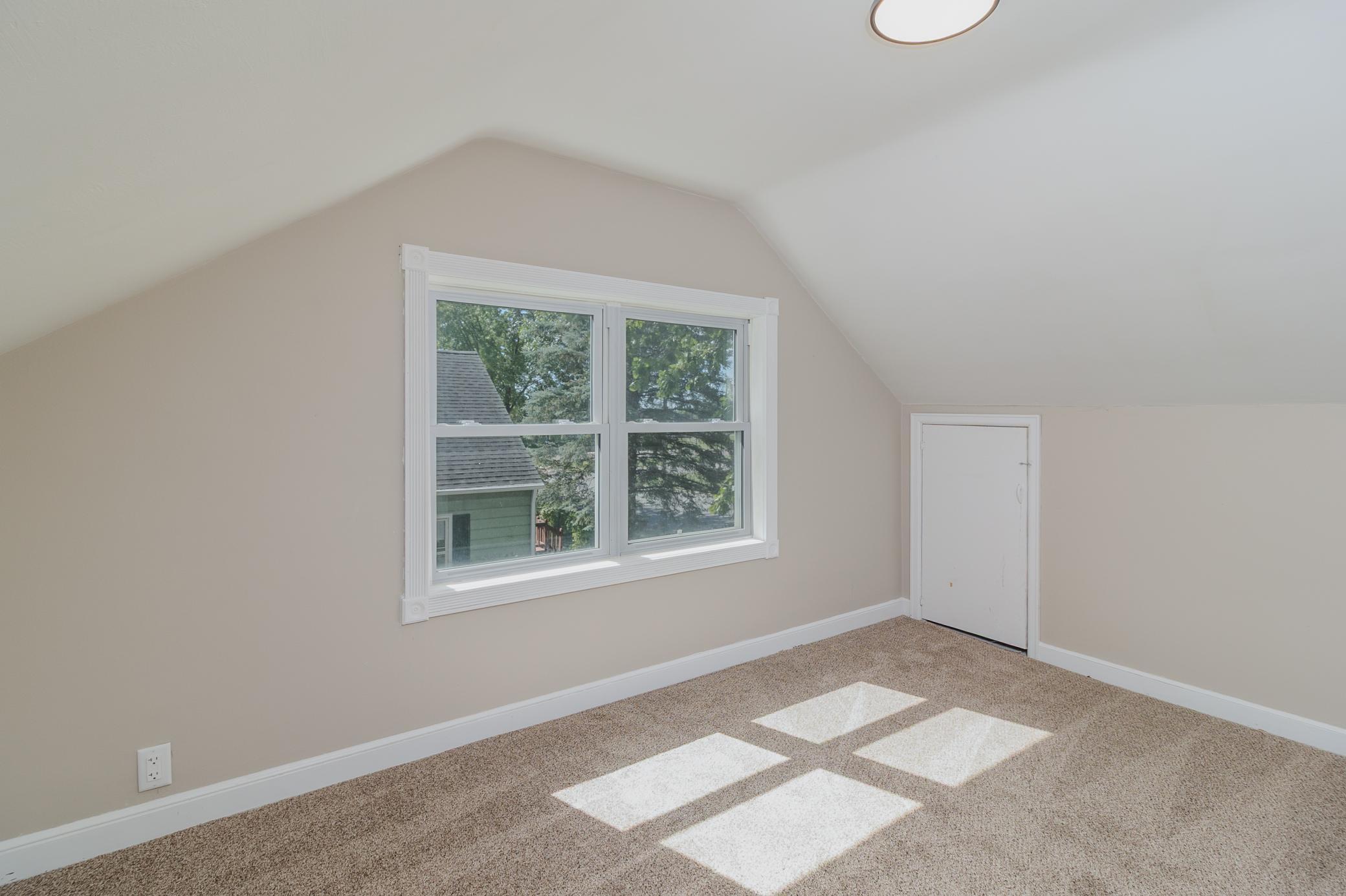 304 3rd St NW Little Falls Int - 13.jpg