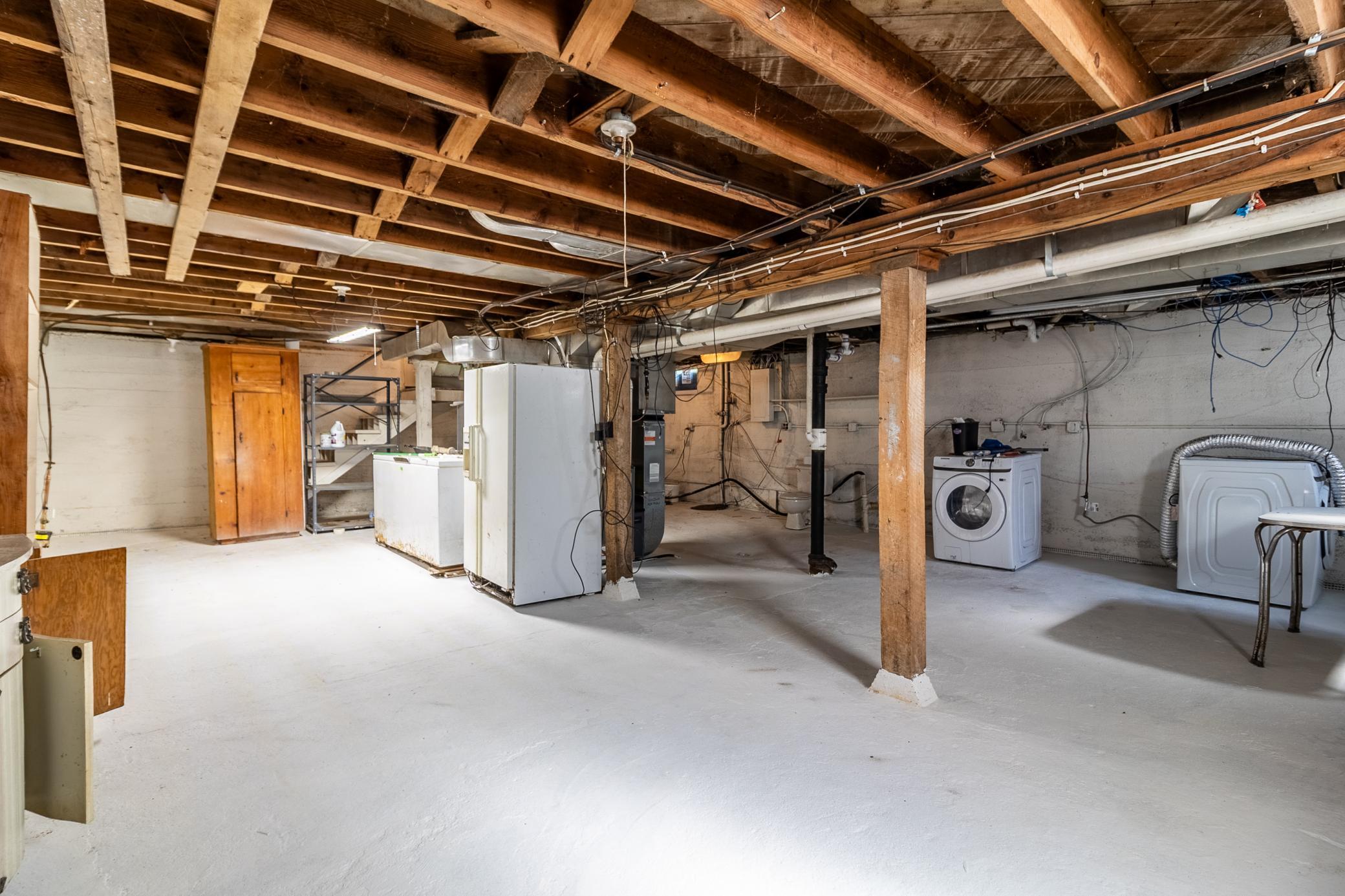 304 3rd St NW Little Falls Int - 16.jpg